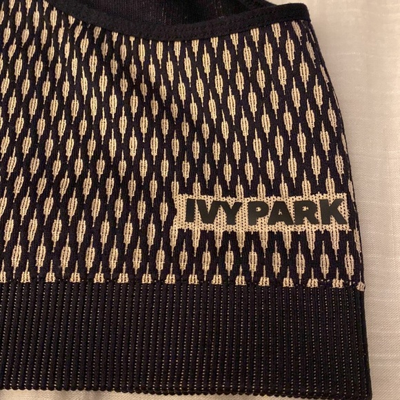 Ivy Park Active Fishnet Seamless Bra - Picture 4 of 6